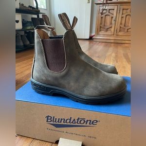 Rustic brown Blundstone 585
